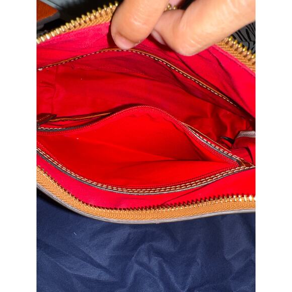 Dooney & Bourke Pebble Piper cream Crossbody Bag  Extra strap+ Dust bag EUC - Picture 13 of 16